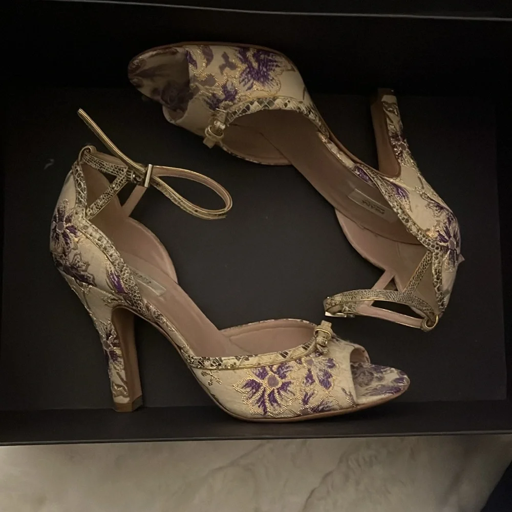 Prada Floral Bouquet Chic D’Orsay Heels Size 35 - Picture 1 of 4